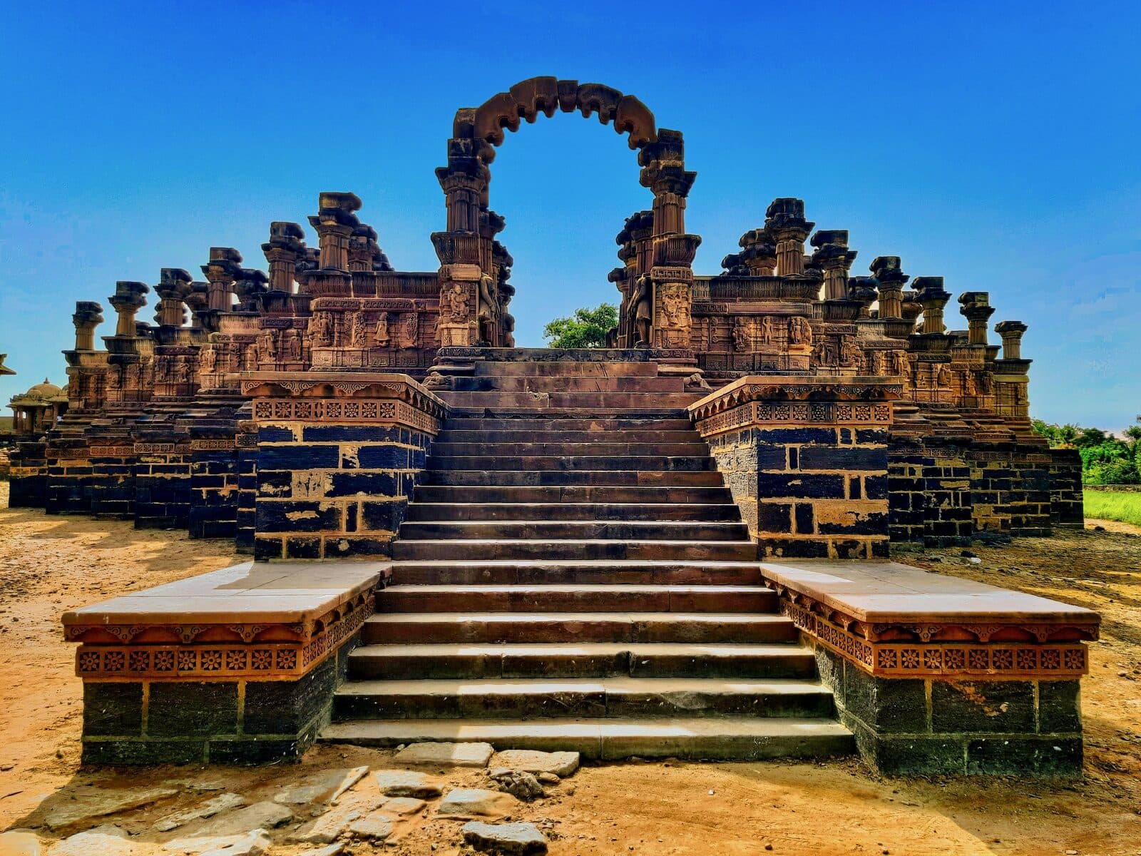 Rao Lakhpat chhatris, Bhuj